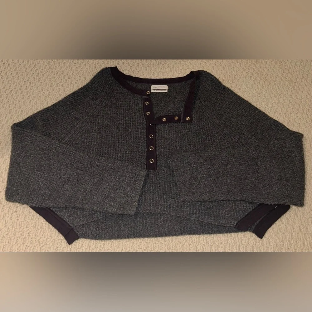 Urban Outfitters Cropped Button-up Pullover - Picture 1 of 1